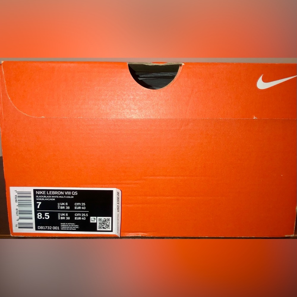 NIKE LEBRON VIII QS “SPACE JAM” BRAND NEW MENS SIZE 7 - Picture 2 of 2